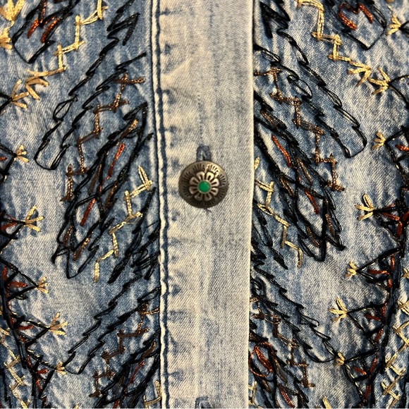 Tasha Polizzi Embroidered Chambray Boho Western Button Down Blouse - Picture 8 of 9